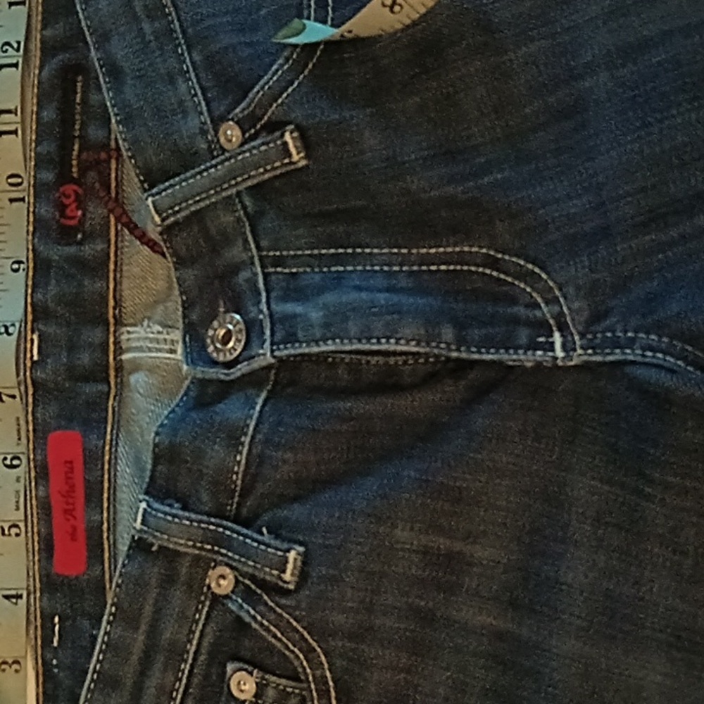 Adriano Goldschmidt Capris